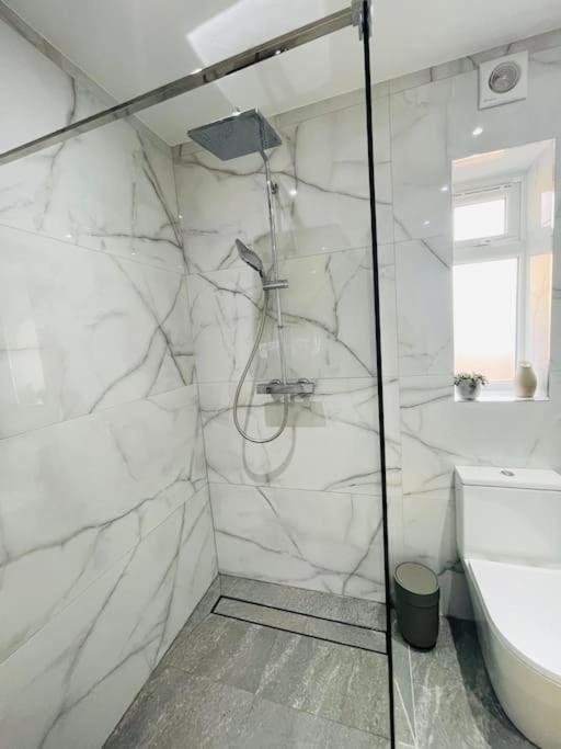 Rooms In A Beautiful House With Free On St Parking Brighton Eksteriør billede