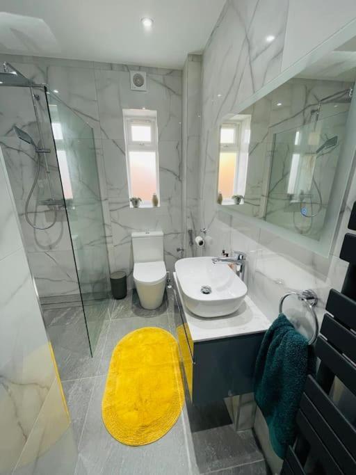Rooms In A Beautiful House With Free On St Parking Brighton Eksteriør billede