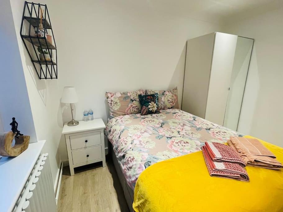 Rooms In A Beautiful House With Free On St Parking Brighton Eksteriør billede