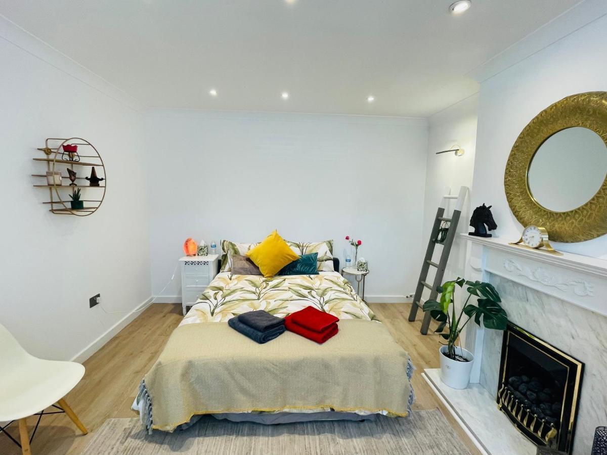 Rooms In A Beautiful House With Free On St Parking Brighton Eksteriør billede