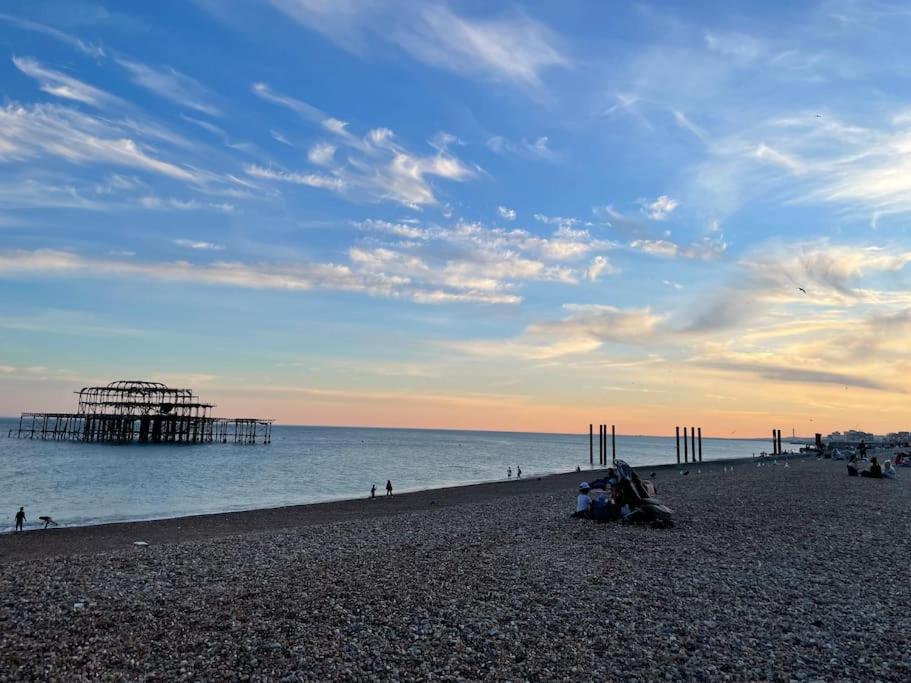 Rooms In A Beautiful House With Free On St Parking Brighton Eksteriør billede